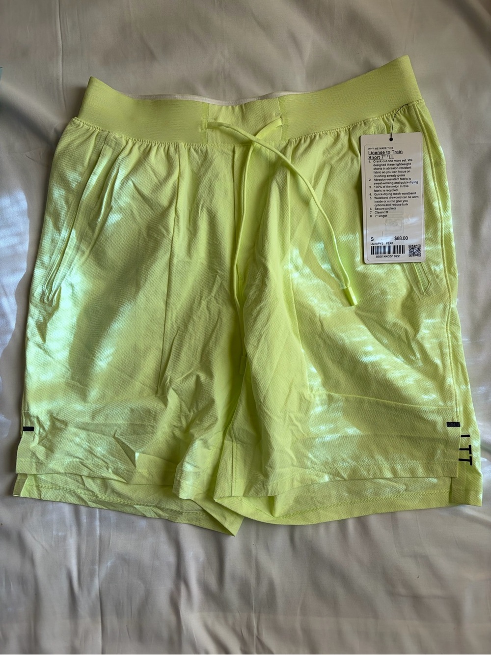 NWT Lululemon License to Train Short 7" *LL - S (Faded Zap)